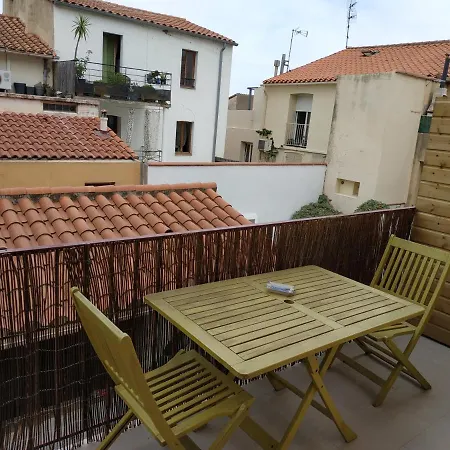 Apartment Port Heaven, A Deux Pas Du Port, Grand Balcon *